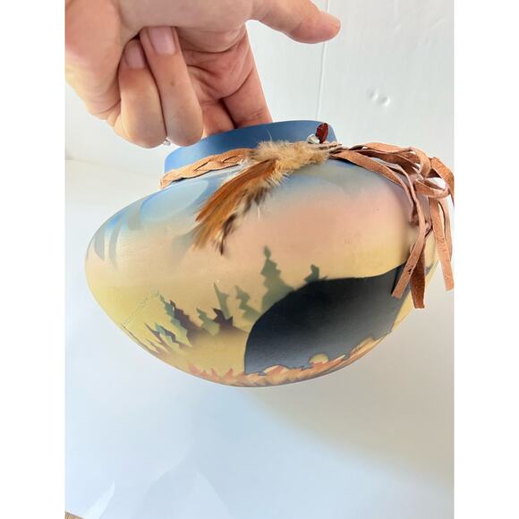 Air Brushed Southwestern Native American Pottery Bear Vase - Picture 4 of 13